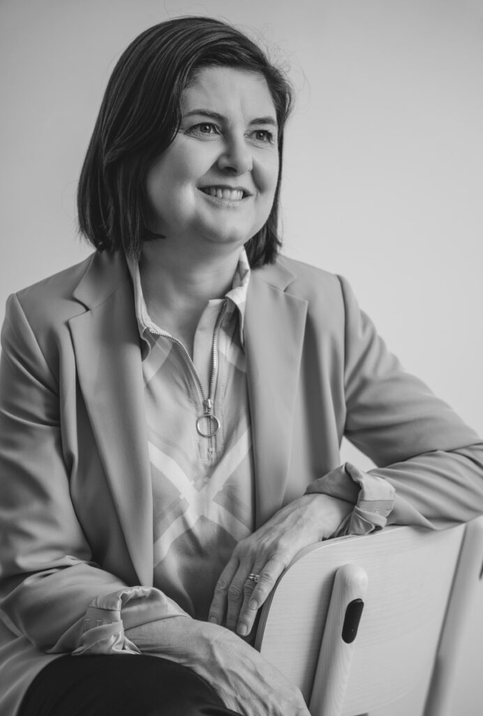 Margot King - Hamilton Locke